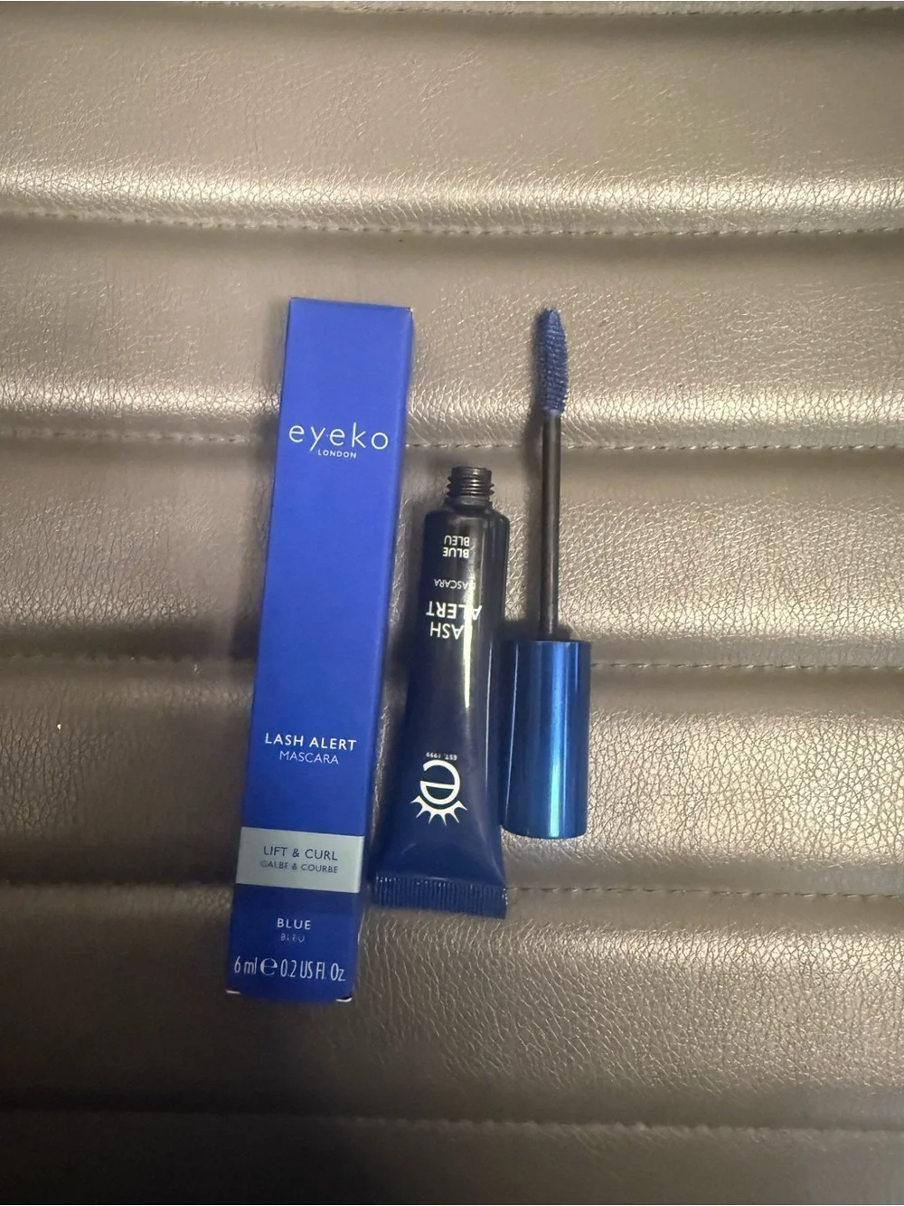 Eyeko Lash Alert Mascara Blue Curling Effect 0.2 fl oz Model Lash Alert